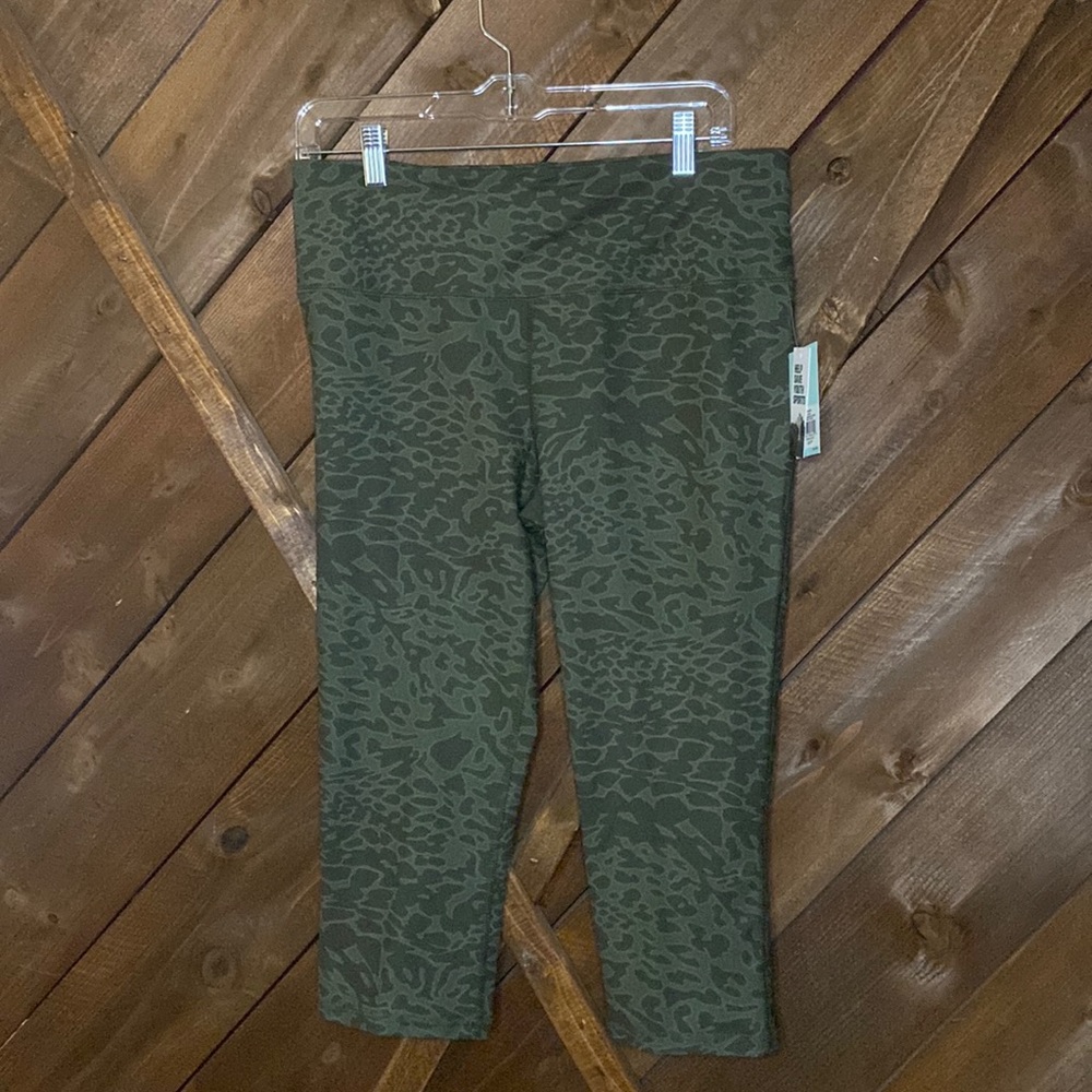 Olive green animal print L capri leggings